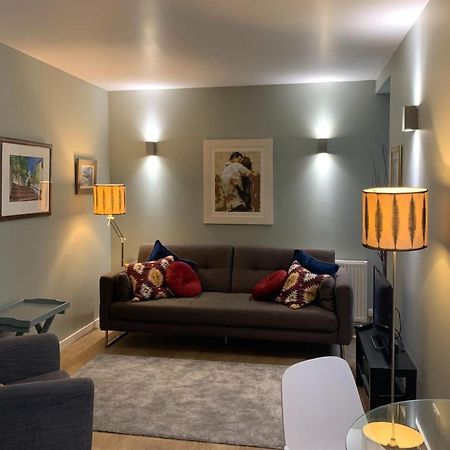 Bright And Stylish Apartment - Old Town เอดินบะระ ภายนอก รูปภาพ