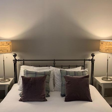 Bright And Stylish Apartment - Old Town เอดินบะระ ภายนอก รูปภาพ