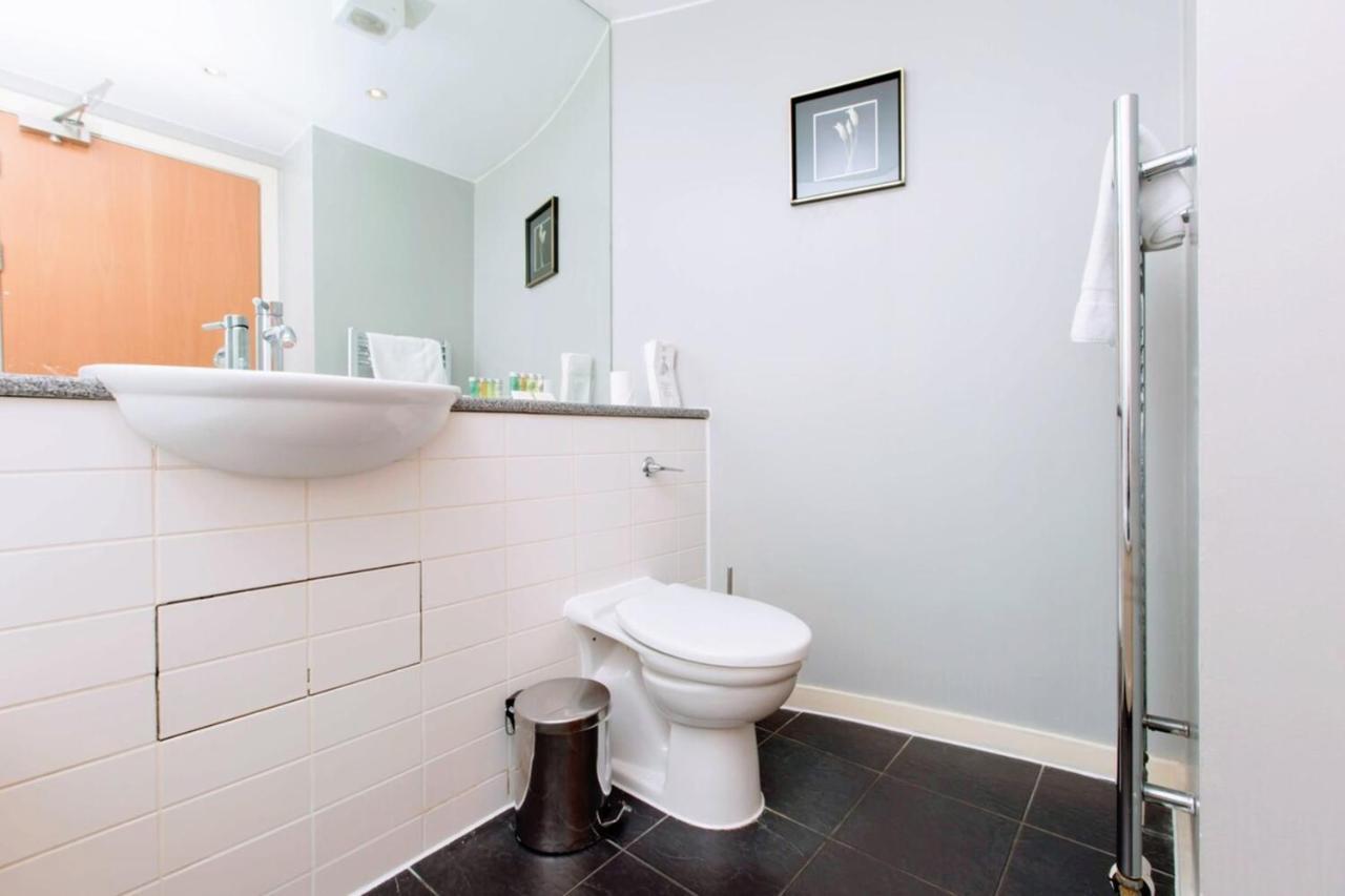Bright And Stylish Apartment - Old Town เอดินบะระ ภายนอก รูปภาพ
