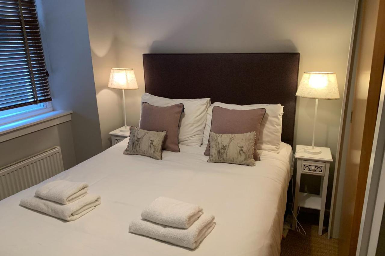 Bright And Stylish Apartment - Old Town เอดินบะระ ภายนอก รูปภาพ